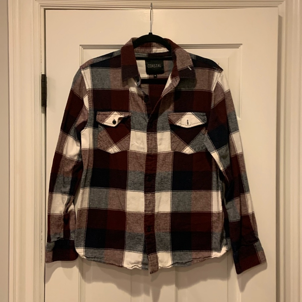 Boys youth Coastal long sleeve plaid flannel. 2 pockets, maroon, black, white.